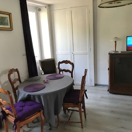 Ancien Relais De Saint-jacques * La Roche-Guyon